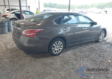 2014 Nissan Altima 2.5 S z USA, uszkodzony, nr VIN 1N4AL3AP4EC119383